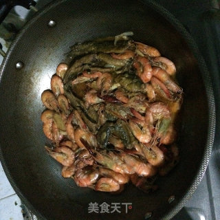 河虾烧泥鳅的做法
