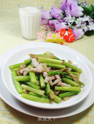 榨菜肉丝炒芦笋的做法
