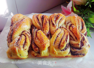 豆沙扭扭面包的做法