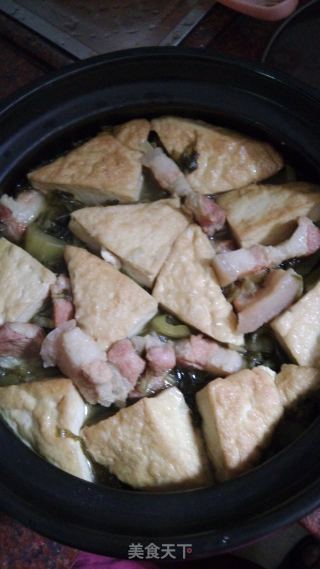 肚肉豆干咸菜煲的做法