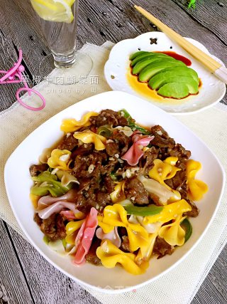 黑椒牛肉蝴蝶面的做法