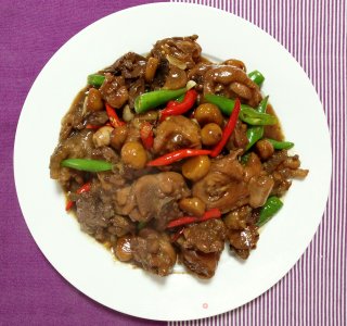 家常栗子炒鸡的做法