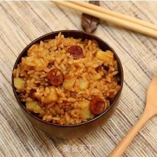 土豆腊肠焖饭的做法
