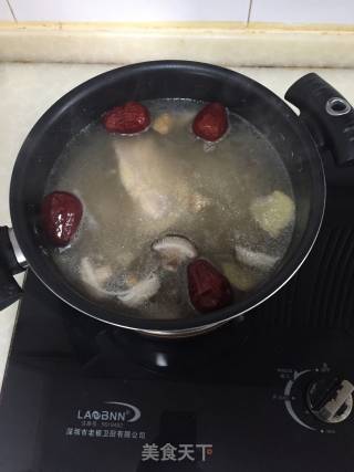 花姑鸡腿汤的做法