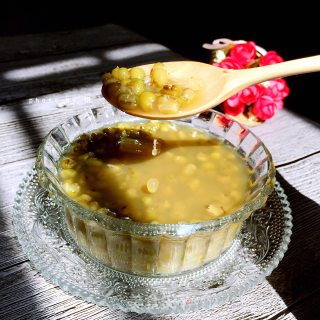 红糖老姜绿豆汤的做法