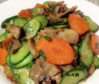 青瓜红萝卜炒肉片#肉肉厨的做法