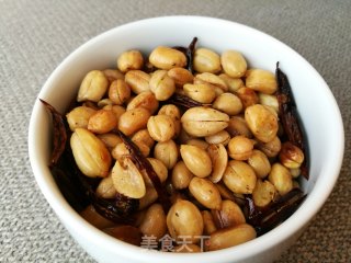 自制小零食——酥香可口的麻辣酒鬼花生（记忆里的黄飞红）的做法