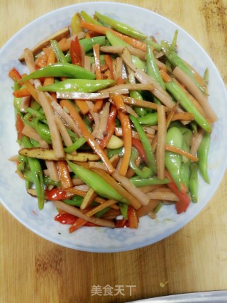 缤纷豆角小炒的做法