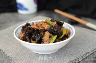 木耳炒肉片的做法