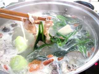 羊肉火锅的做法