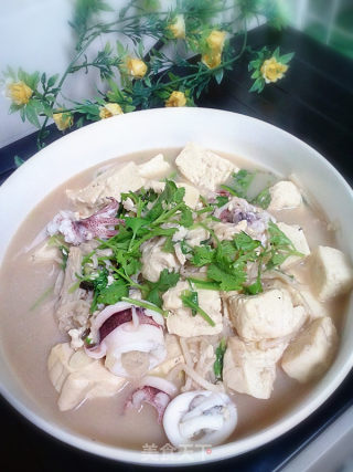 金针菇海鲜炖豆腐的做法