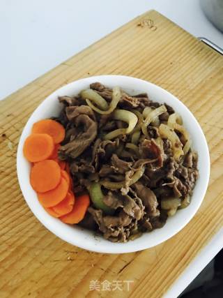 一个人也要好好吃饭之日式牛肉盖饭的做法