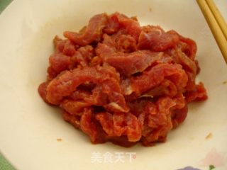 洋葱爆牛柳的做法步骤：2