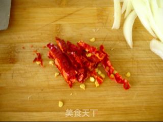 洋葱爆牛柳的做法步骤：2