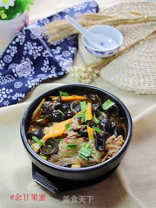 黑木耳肉片粉条煲的做法