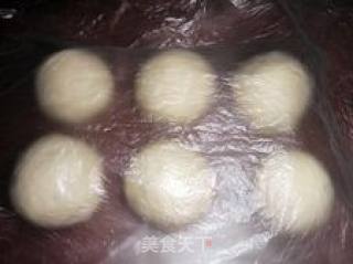 蜜枣巧用-----蜜枣螺旋包的做法步骤：3