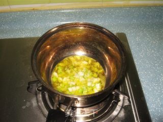 菠菜豆腐汤的做法步骤：2