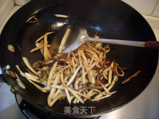 三丝杏鲍菇的做法步骤：2