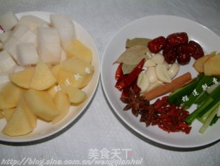 免火再煮锅菜谱之——红焖羊肉的做法步骤：2