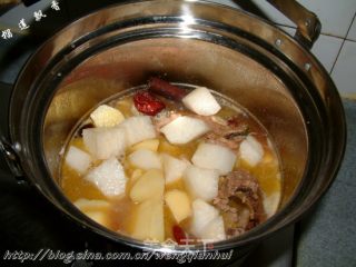 免火再煮锅菜谱之——红焖羊肉的做法步骤：2