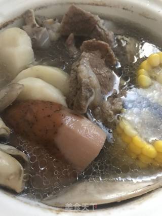 莲藕墨鱼干筒骨老火汤的做法