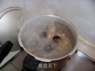 山药马蹄腿骨汤的做法步骤：2