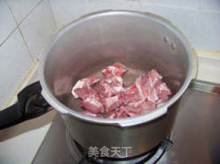 排骨藕汤的做法步骤：2