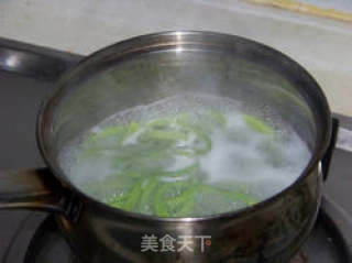 水清清碧波荡漾の菠菜面条的做法步骤：2