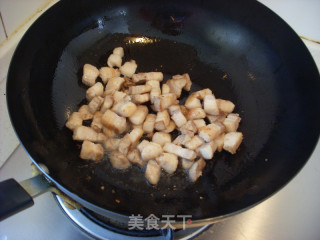 土豆胡萝卜红烧肉的做法步骤：2