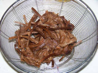 茶树菇焖鸭的做法步骤：2