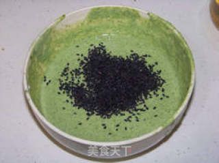 菠菜芝麻软饼的做法步骤：2
