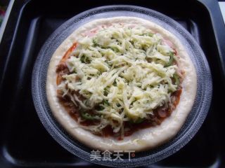 菜鸟也能做到零失败——金枪鱼火腿pizz的做法步骤：4
