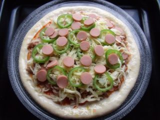 菜鸟也能做到零失败——金枪鱼火腿pizz的做法步骤：4