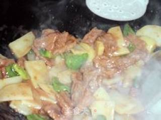 香嫩的------耗油牛肉的做法步骤：3
