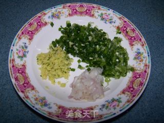 要想多吃菜——大家包饺子的做法步骤：2