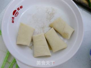 家庭自制简单卤味——豆腐皮儿肉卷的做法步骤：2