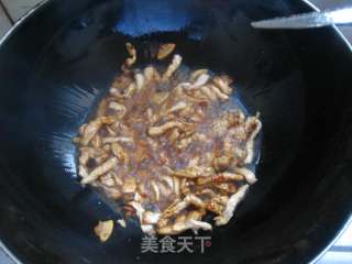 青椒香干炒肉的做法步骤：2
