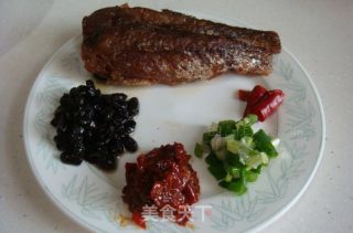 豆豉鲮鱼烧豆腐的做法步骤：3