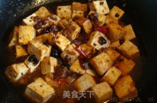 豆豉鲮鱼烧豆腐的做法步骤：3