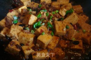 豆豉鲮鱼烧豆腐的做法步骤：3