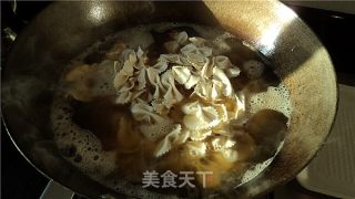 菠菜鸡蛋蝴蝶面的做法步骤：2