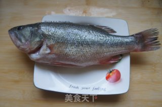 年年有余——孔雀开屏鲈鱼的做法步骤：2