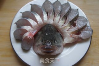 年年有余——孔雀开屏鲈鱼的做法步骤：2