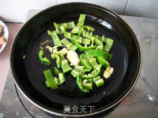 辣椒炒豆干的做法步骤：2