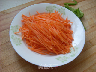 家常肉丝炒饼的做法步骤：4