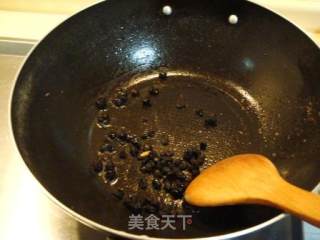 私家菜“避风塘炒鸡翅”的做法步骤：4