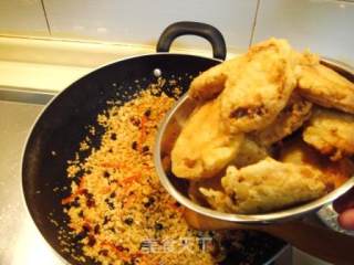私家菜“避风塘炒鸡翅”的做法步骤：4