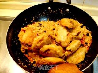 私家菜“避风塘炒鸡翅”的做法步骤：4
