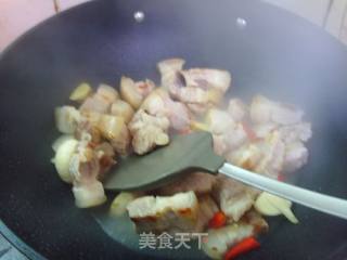 辣味红烧肉的做法步骤：2