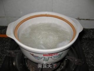 预防感冒——瘦肉香葱豆豉粥的做法步骤：2